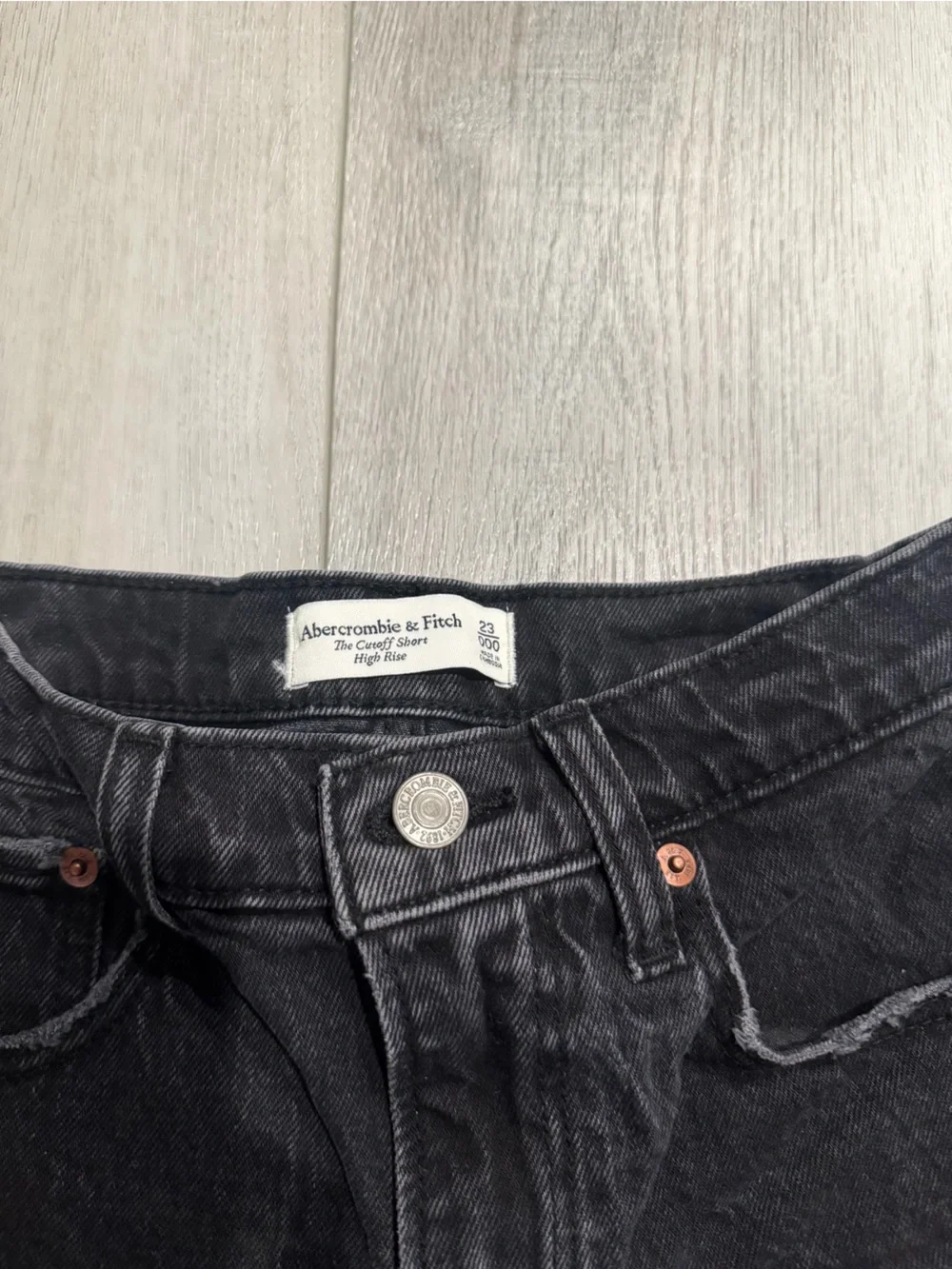 Abercrombie & Fitch Black Frayed Hem High-Rise Denim Shorts - Size 23